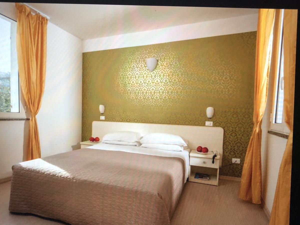 Hotel Stella Polare Римини Екстериор снимка