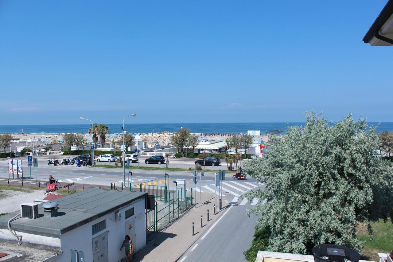 Hotel Stella Polare Римини Екстериор снимка