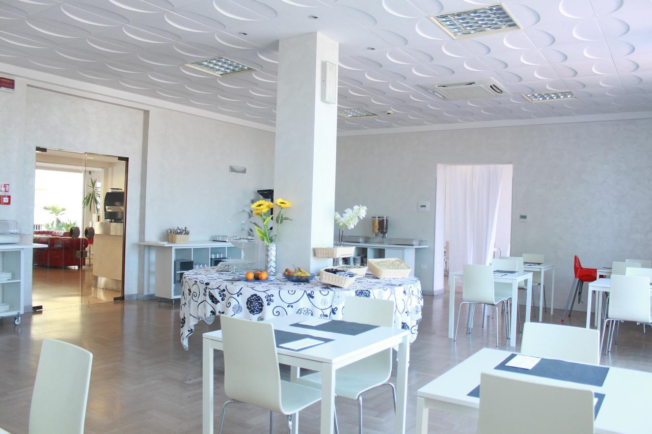 Hotel Stella Polare Римини Екстериор снимка