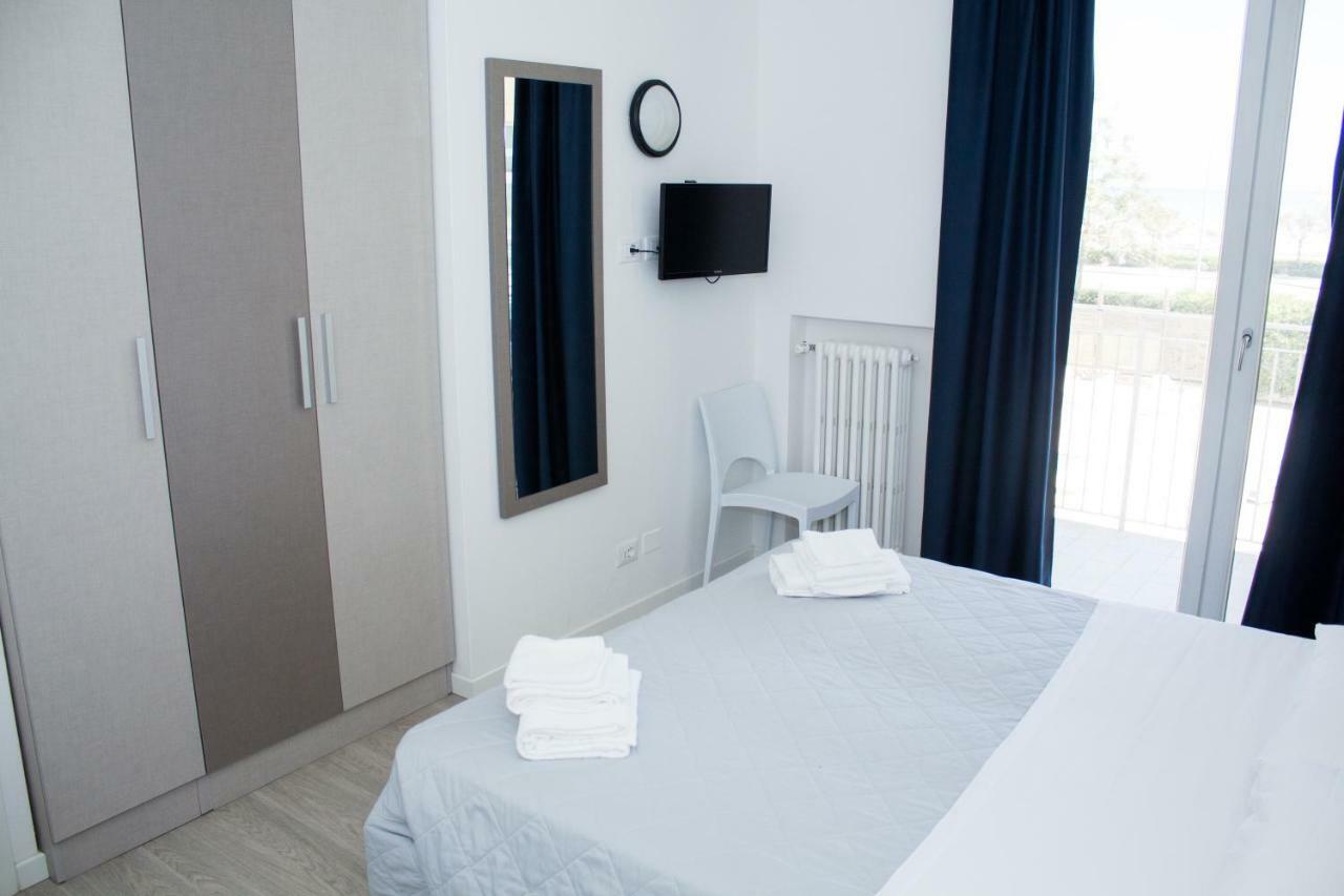 Hotel Stella Polare Римини Екстериор снимка