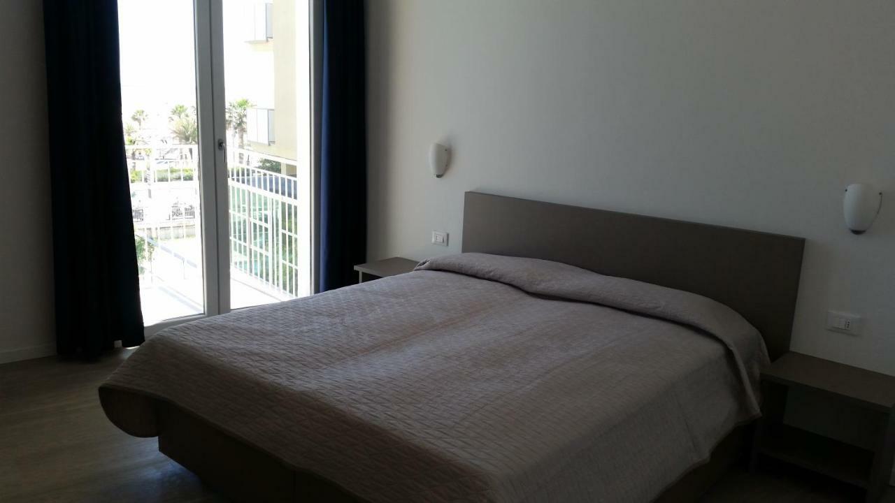 Hotel Stella Polare Римини Екстериор снимка